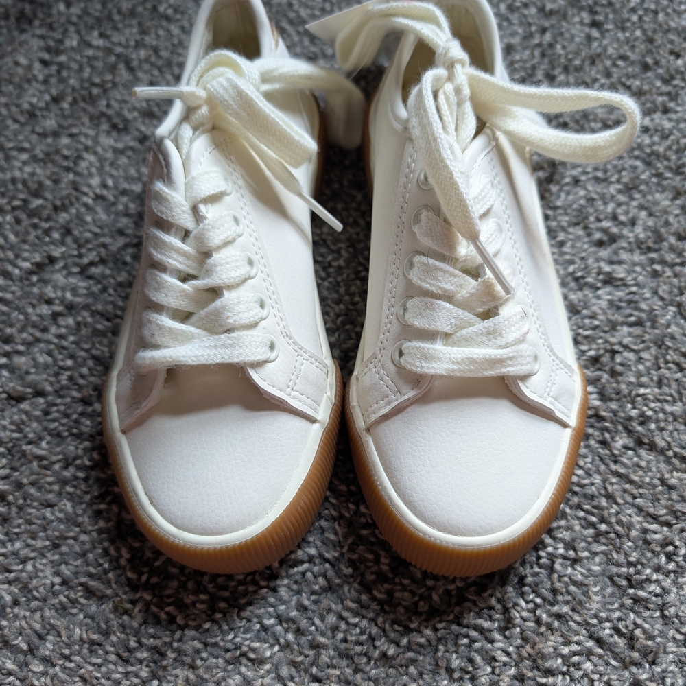 Falls Creek Kids White and Tan Sneakers